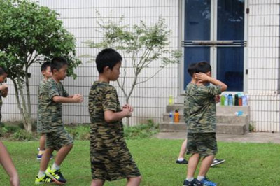 ���ž�ѵ����Ӫ�ļ�*רҵ ��������Ӫ�Ǹ��ڱ�*��