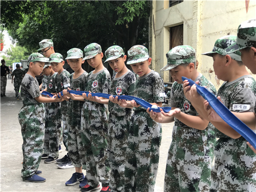 泉州学生夏令营哪里比较好 泉州小精英军事特训营