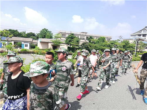 南昌青少年参加军事夏令营怎么选择