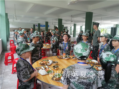 �ϲ�ѧ������Ӫ�ļҺ�