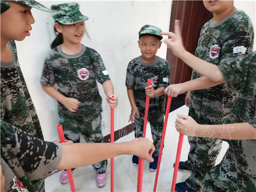 �ϲ���Сѧ����Ӫ��ѵ�ļҺ�