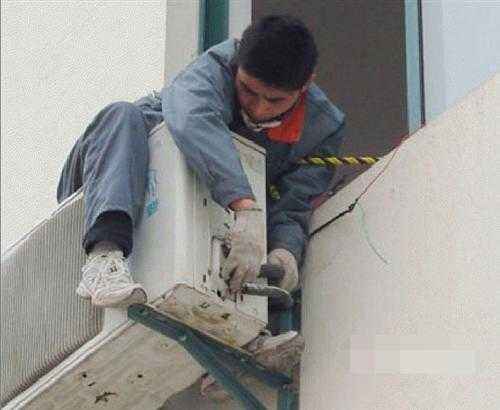 厦门同安空调维修怎么收费 空调室内机滴水如何维修