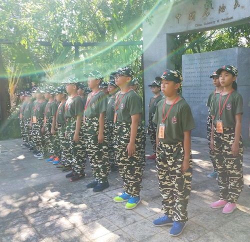 ����ͬ��Сѧ�����»�����Ӫ�