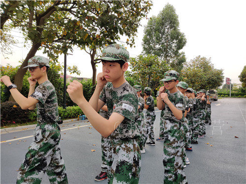 �ϲ���������־��������������Ӫ